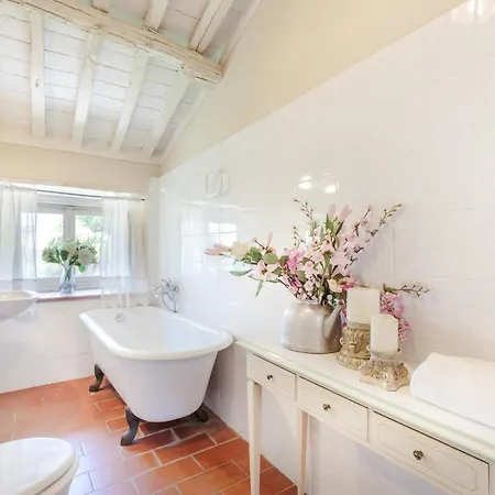 Gattaiola: Renaissance Retreat With Pool In Vineyards