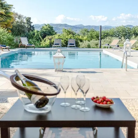 Gattaiola: Renaissance Retreat With Pool In Vineyards *